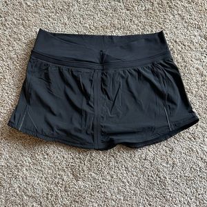 Lululemon black running skirt size 6
